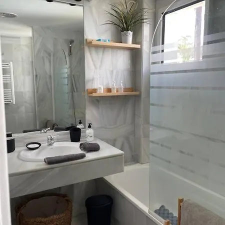 Beautiful 2 Bedroom In Puerto Banus ! Apartment